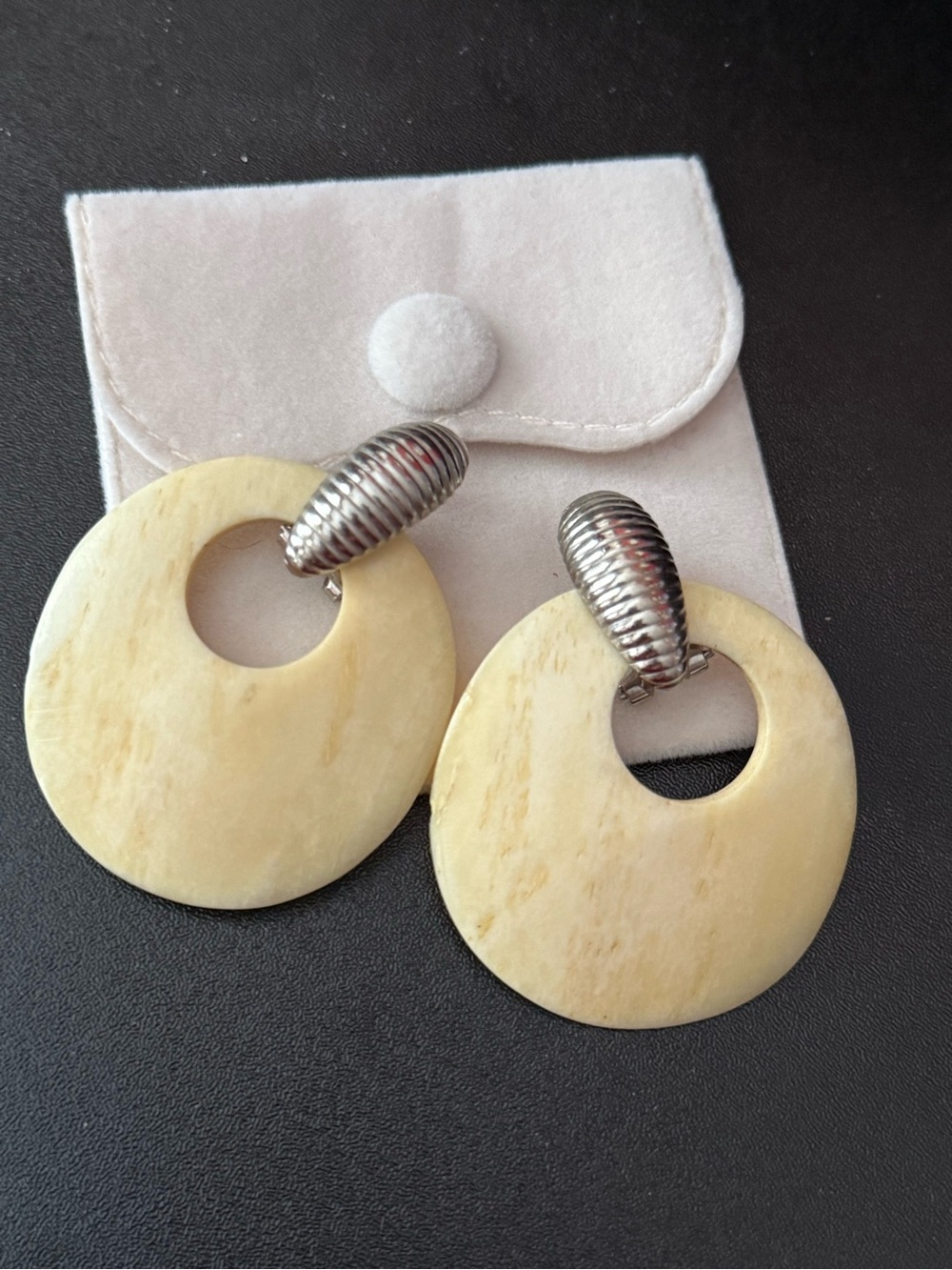 VTG Statement Bone Hoop Door Knocker Earrings Silver tone Ribbed Top